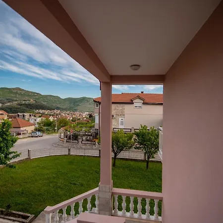 Sunny Villa